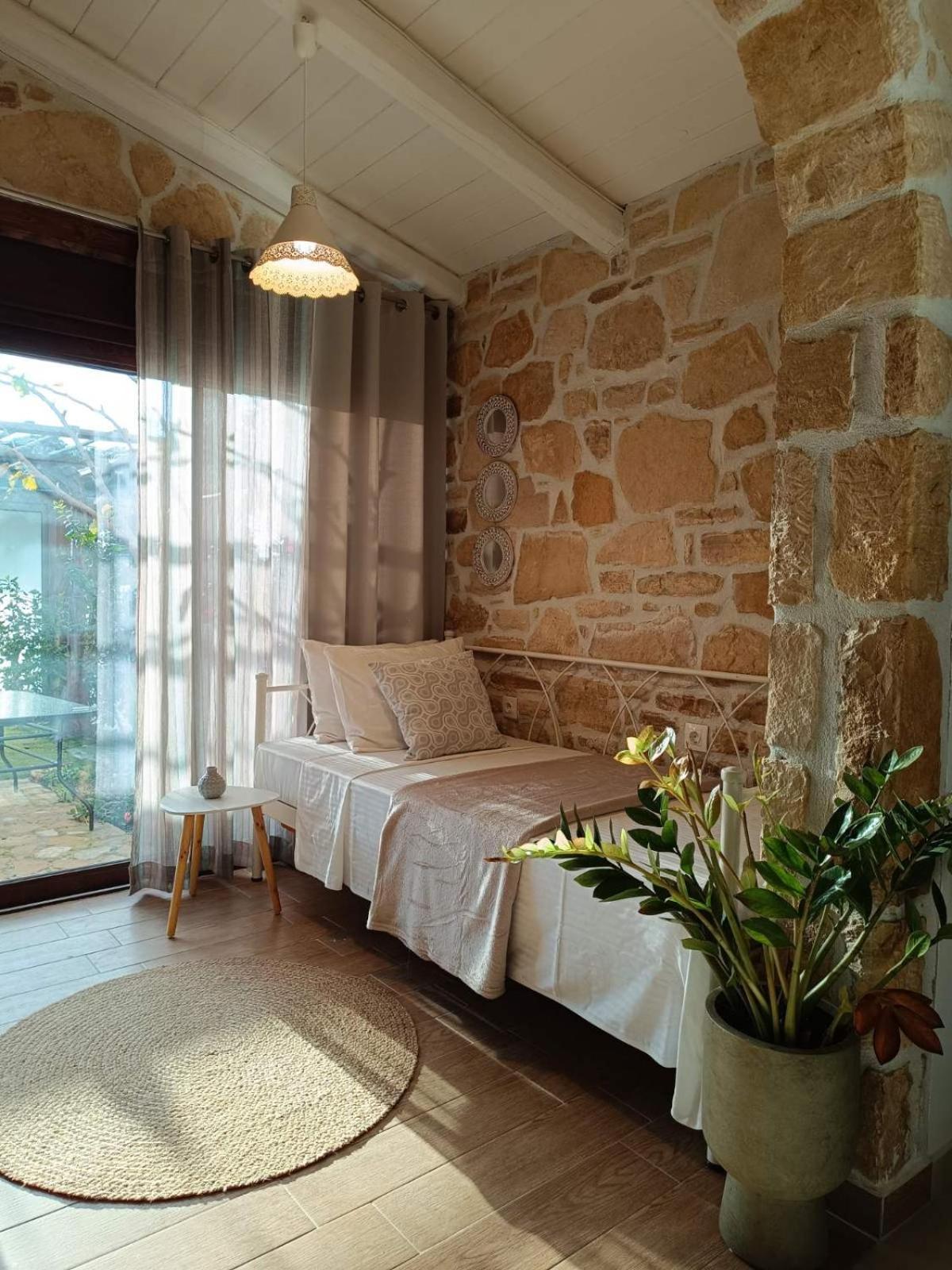 Studio Eleni - Oasis Holiday Houses Kokkinos Pirgos Exterior photo
